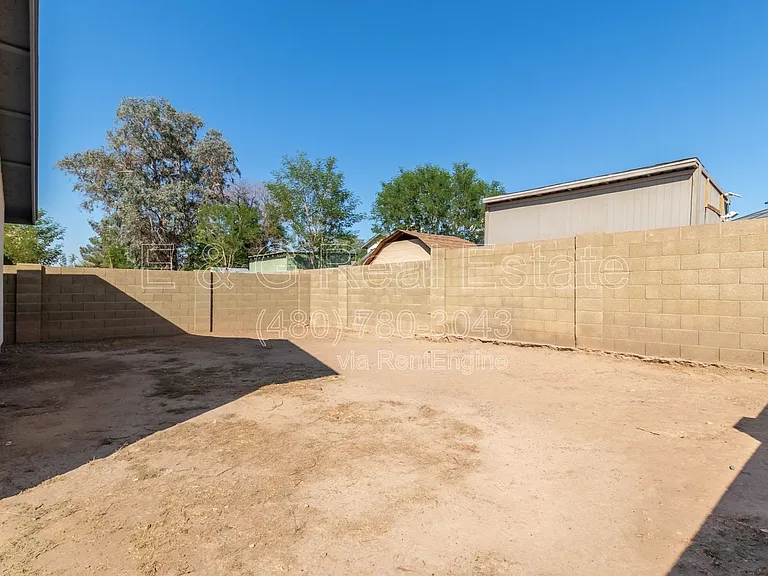 8714 W Amelia Ave — Photo 22