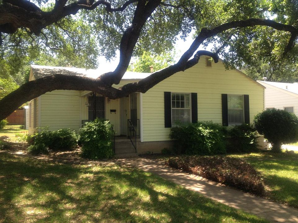 Shady front yard