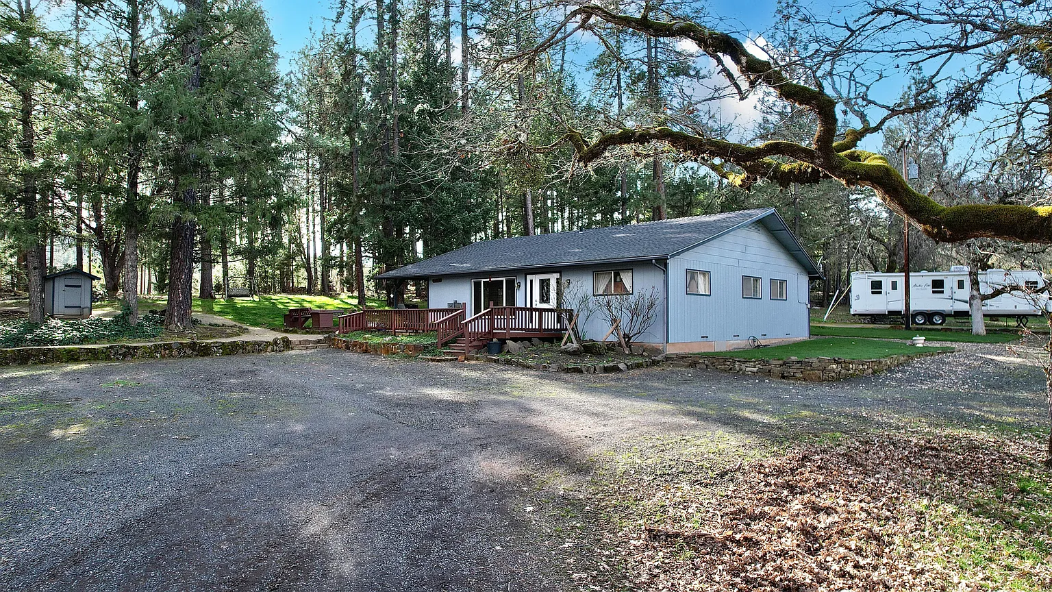 207 Danconia Dr photo 1