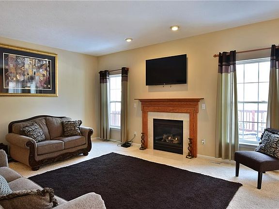 4th image of 10180 Ravenwood Ct