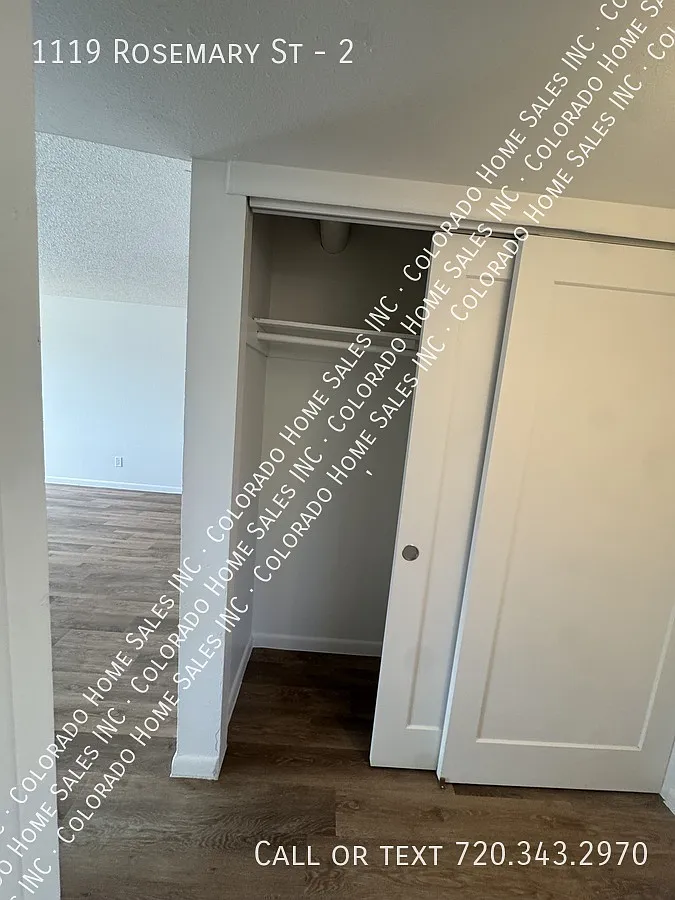 Lovely, spacious and renovated 2 bed, 1 bath in small building — Photo 4