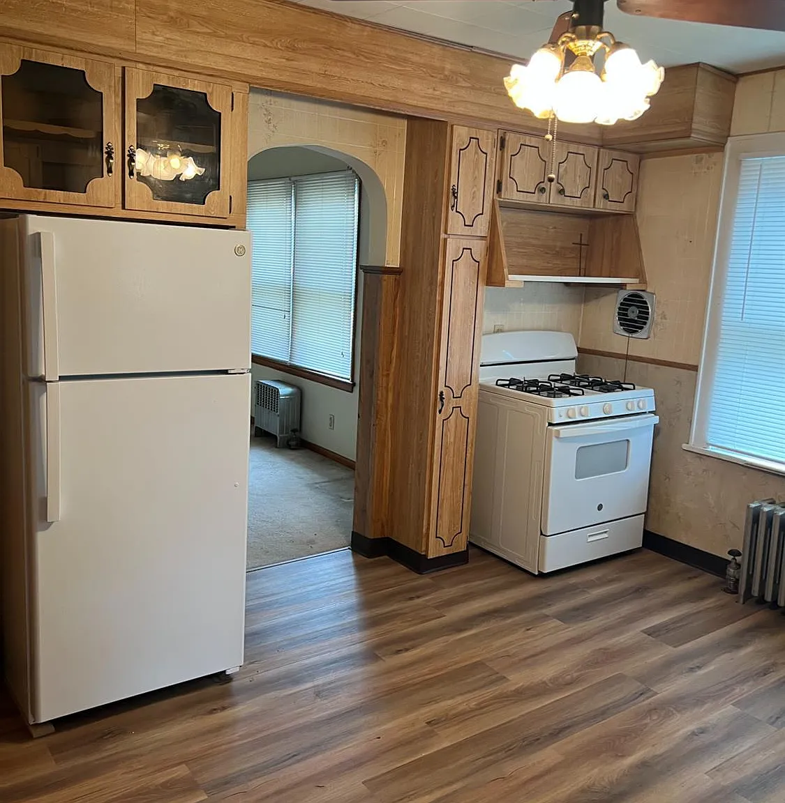 2 bed, 1.0 bath, 1026 sqft, $2,400 — Photo 3