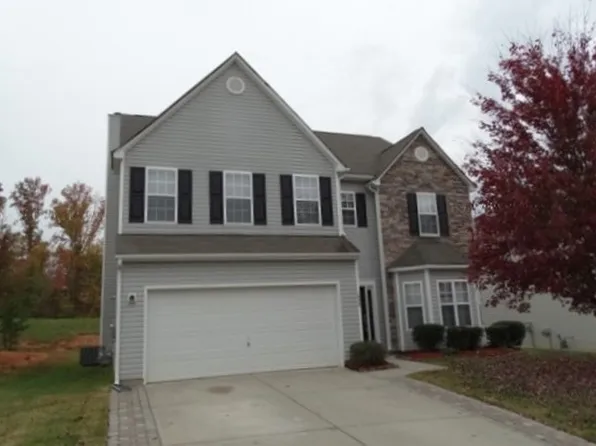 1635 Swan Dr, Charlotte, NC 28216