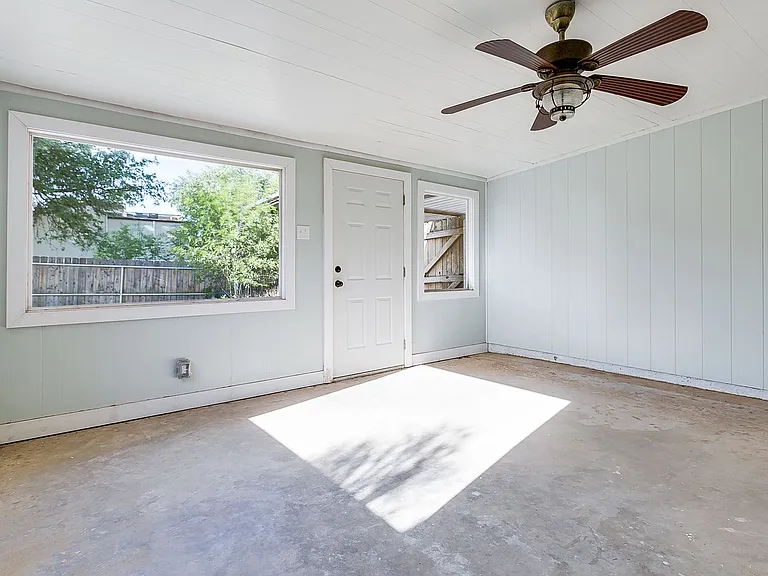 2708 Canyon Creek Dr — Photo 23