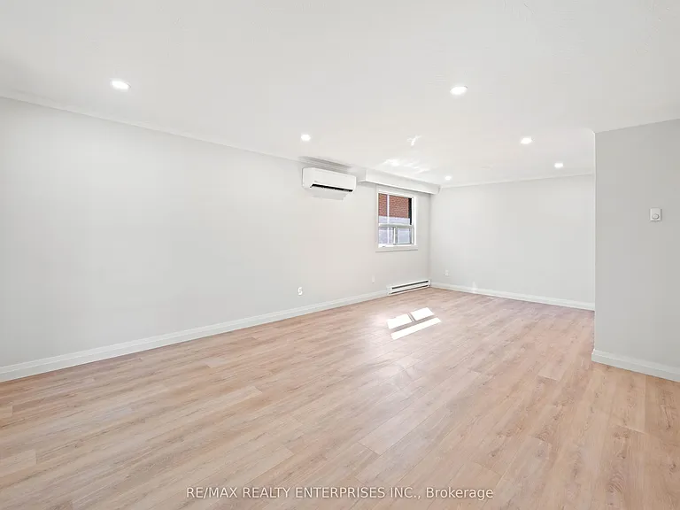 2348 Denise Rd #UPPER — Photo 8