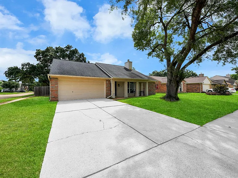 22638 Powell House Ln — Photo 4