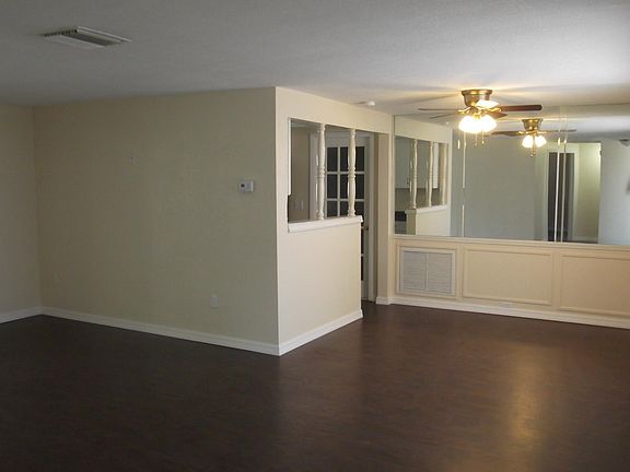 3rd image of 4030 Menlo Ct