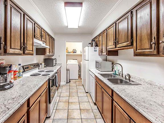 4th image of 218C Belle Meade Blvd