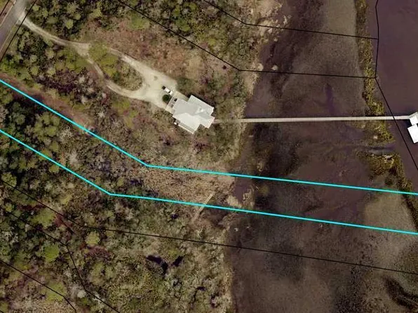 211 Overlook Ln, Saint Marys, GA 31558