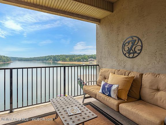 Image 5: Balcony