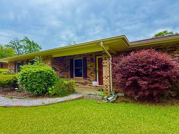4th image of 302 Wainwright Rd