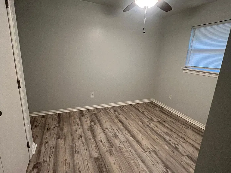 1528 Avondale Dr — Photo 6