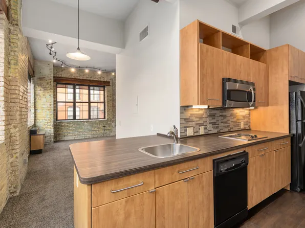 Grand City Heights, 333 Commerce Ave SW APT 31, Grand Rapids, MI 49503