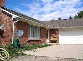 8940 Coon Lake Rd, Gregory, MI 48137