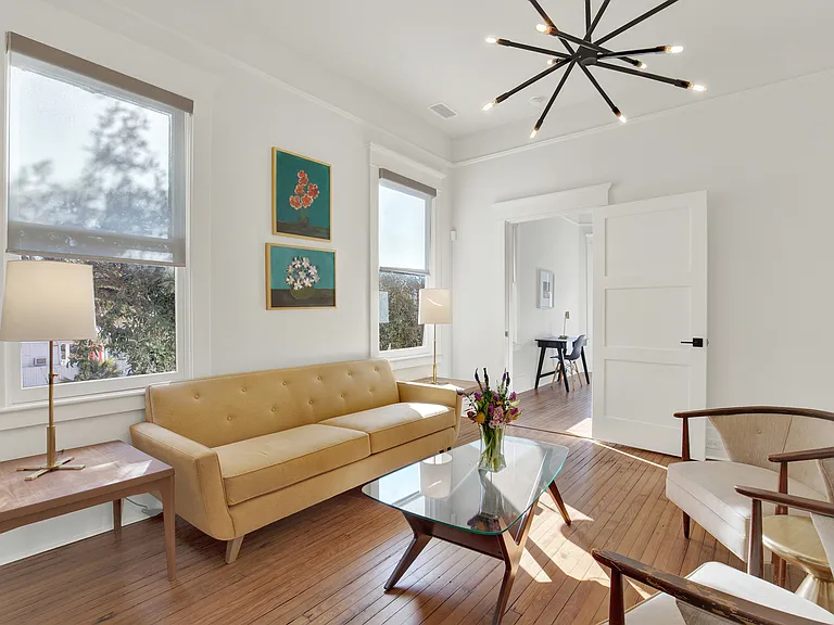402 W 41st St #B — Photo 13