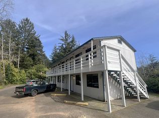1530 Newmark Ave APT A, Coos Bay, OR 97420