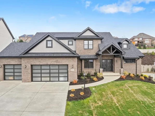 1049 Skyline Dr, Canonsburg, PA 15317