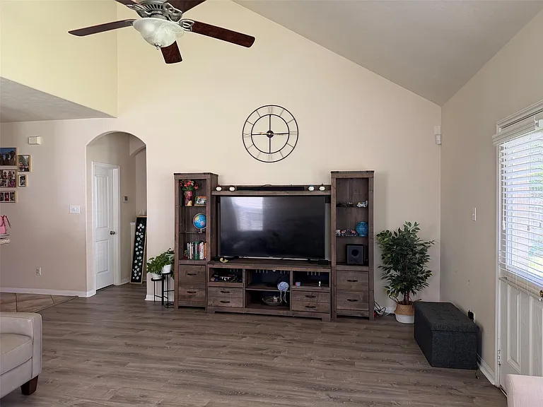 24930 Diamond Ranch Dr — Photo 4