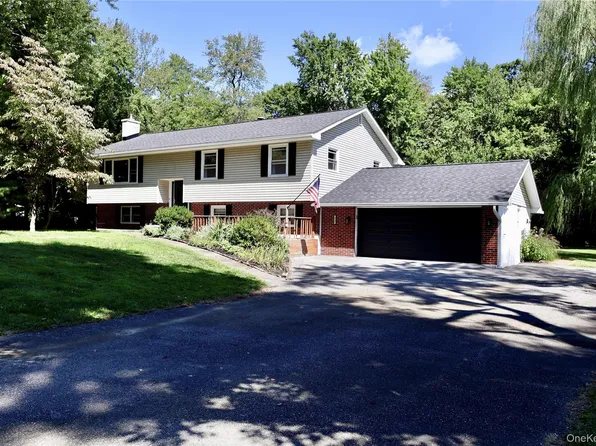 122 King Drive, Poughkeepsie, NY 12603