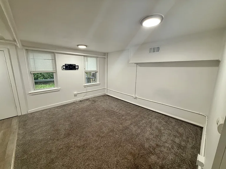 194 Main St #1R — Photo 4
