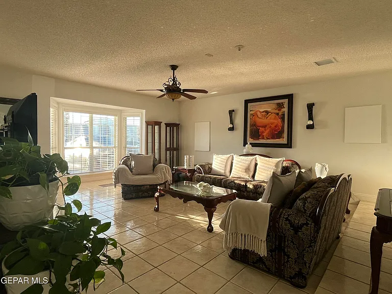 157 Lago De Oro Dr — Photo 2