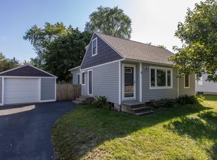 8 Crossway Dr, Circle Pines, MN 55014