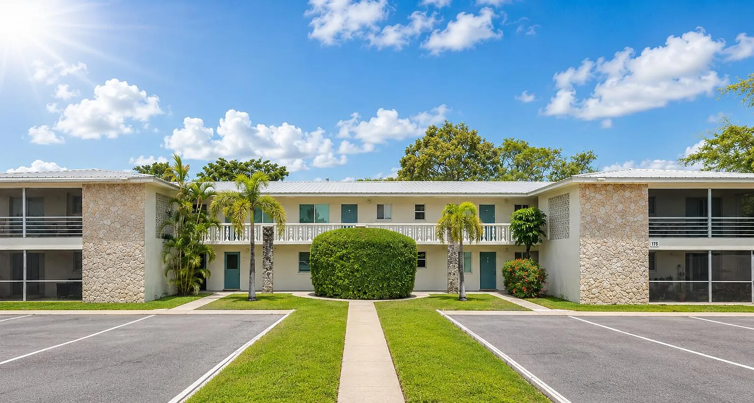 1 bed, 1.0 bath, 614 sqft, $1,825 — Photo 2