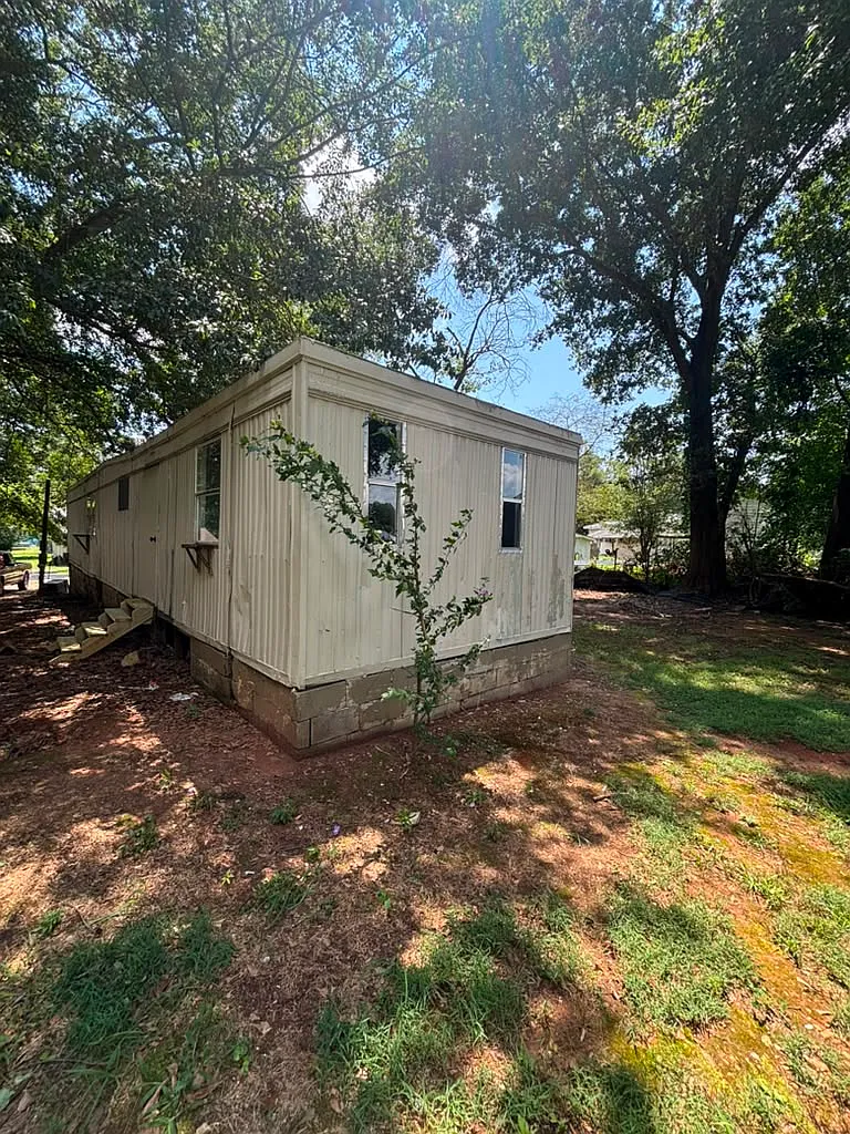 2 bed, 720 sqft, $1,100 — Photo 1