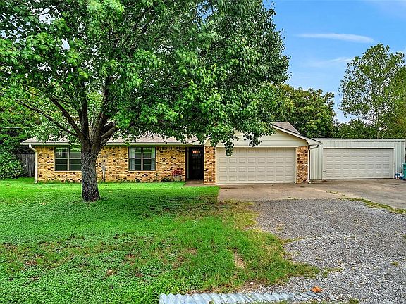 3rd image of 2407 S Rolling Hill Dr