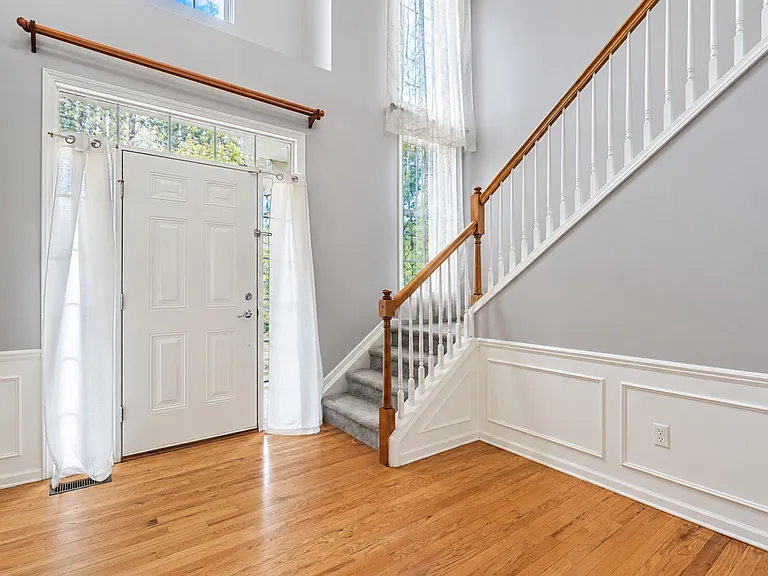 45149 Bartlett Dr — Photo 3