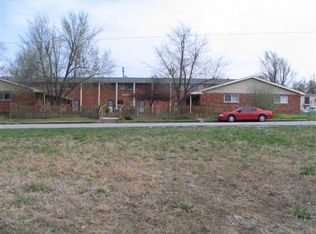 2943 E University St, Springfield, MO 65804