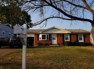 301 Dart Ln, Fenton, MO 63026