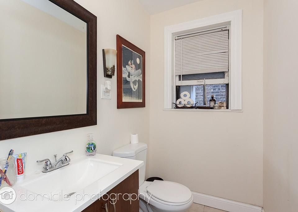 1st image of 4826 N Sawyer Ave #2
