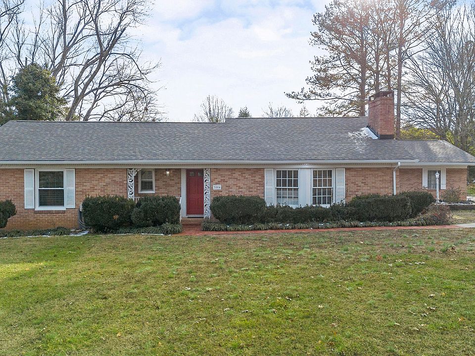 1st image of 3004 Highland Dr NE