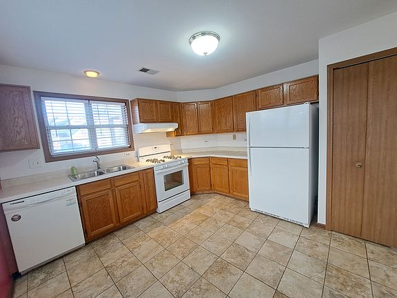 4th image of 2944 Heatherwood Dr Unit 2944