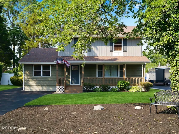 888 Briarcliff Drive, Toms River, NJ 08753