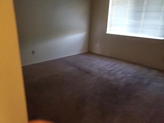 4th image of 18789 Eisenhower Cir