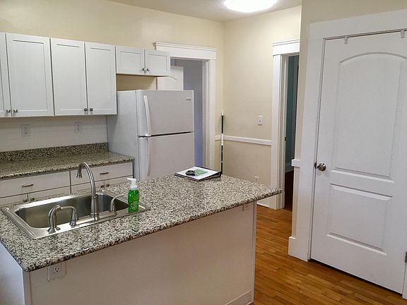 3rd image of 1005 Auburn Ave #Up