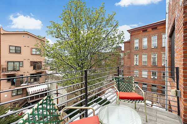 Sold by Triplemint | media 10