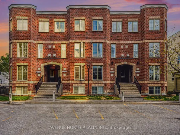 130 Berrigan Dr #88, Ottawa, ON K2J 0J3