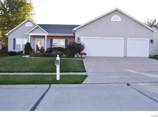 1825 Meadow Trails Dr, Florissant, MO 63031
