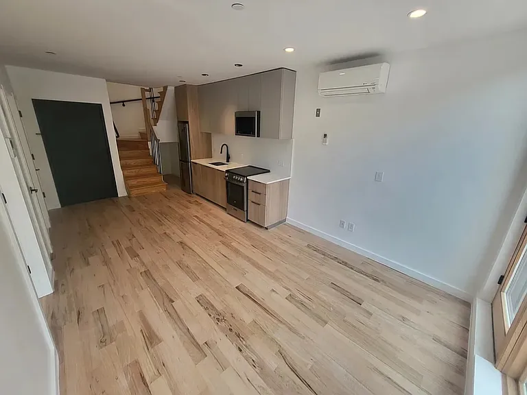 79 Truxton St #4B — Photo 3