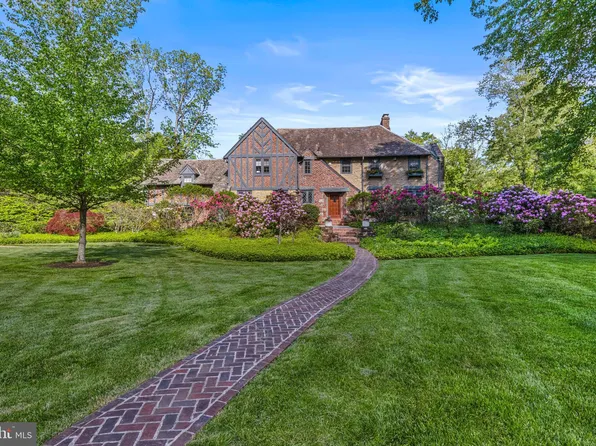 321 Airdale Rd, Bryn Mawr, PA 19010