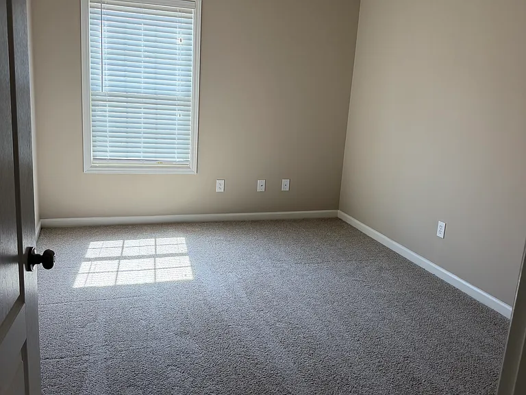2419 Belltown Dr SW — Photo 2