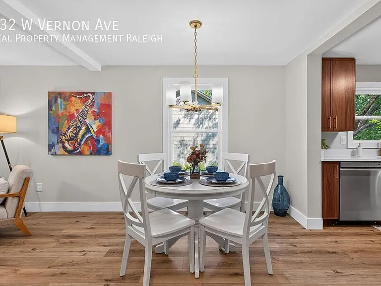 132 W Vernon Ave — Photo 10