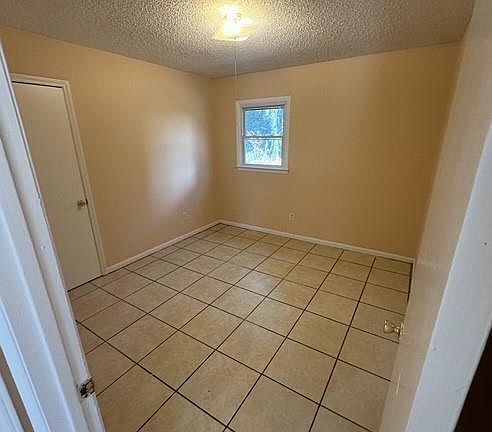 2nd image of 211 8th Avenue Dr SE