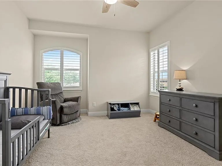 110 Oak Glen Cv — Photo 14