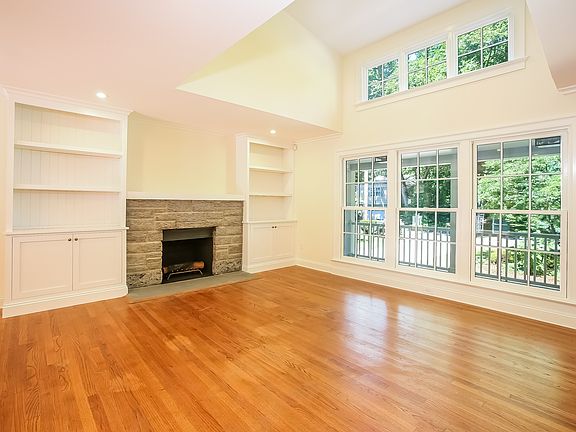 2nd image of 20 Doris Dr
