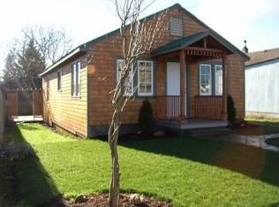 781 SE 7th St, Toledo, OR 97391