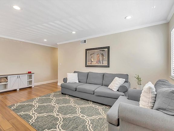 3rd image of 5509 Tyhurst Ct APT 4